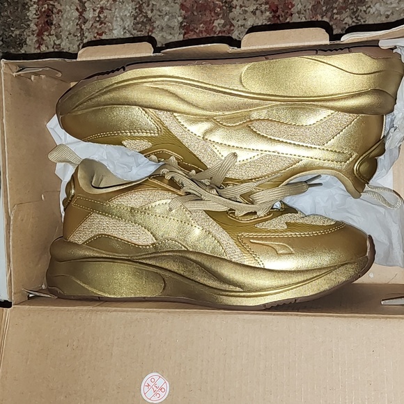 Puma RS-Curve "Gold" Women's Shoe - Picture 2 of 6